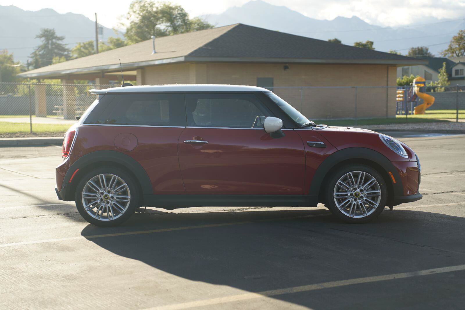 Used 2024 MINI Cooper SE FWD image 6