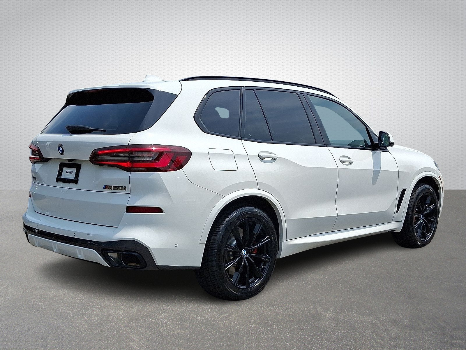 Used 2023 BMW X5 M50i w/ Executive Package AWD/4WD image 6