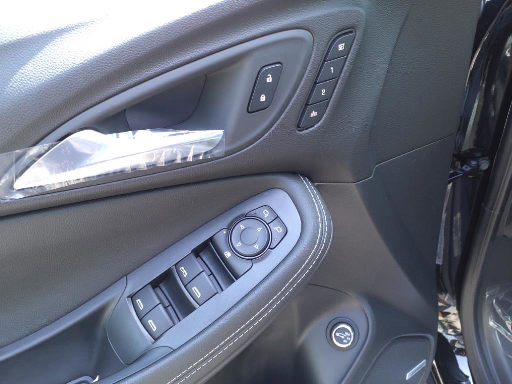 Certified 2024 Buick Encore GX Avenir w/ Avenir Technology Package image 12