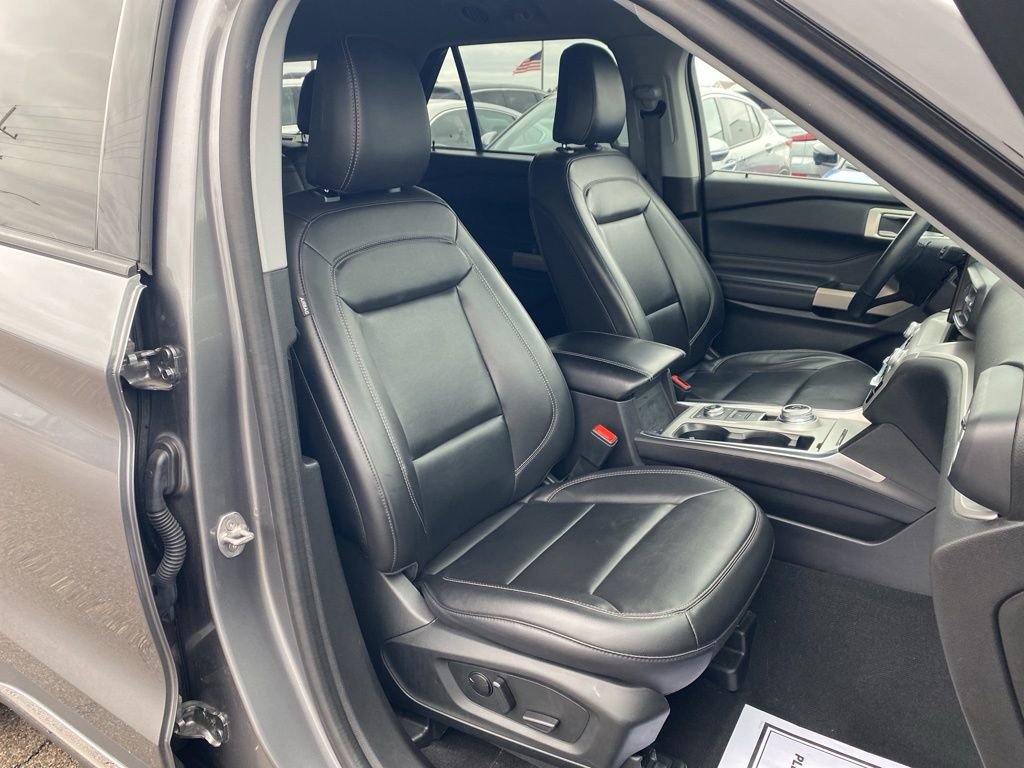 Certified 2023 Ford Explorer XLT w/ Equipment Group 202A image 21