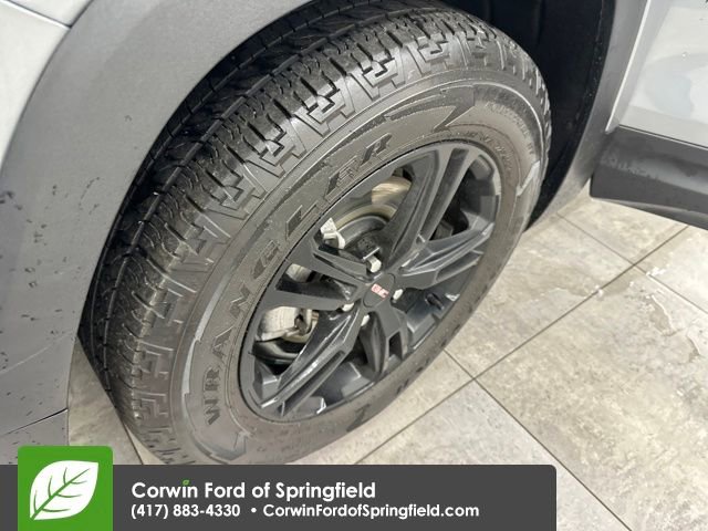 Used 2023 GMC Terrain AT4 image 9