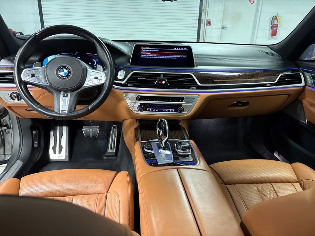 Used 2021 BMW 750i xDrive w/ Executive Package image 28