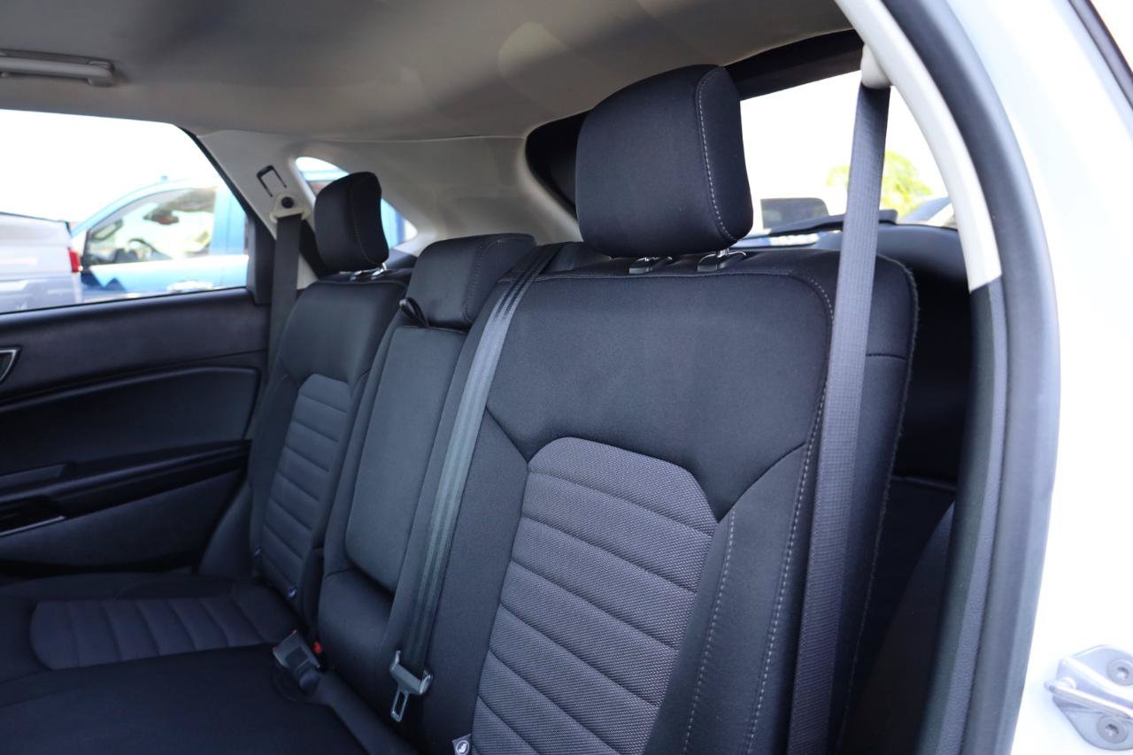 Used 2022 Ford Edge SE w/ Black Appearance Package AWD/4WD image 12