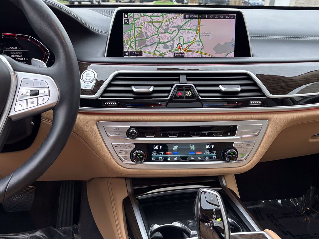 Certified 2022 BMW 750i xDrive w/ Executive Package image 38