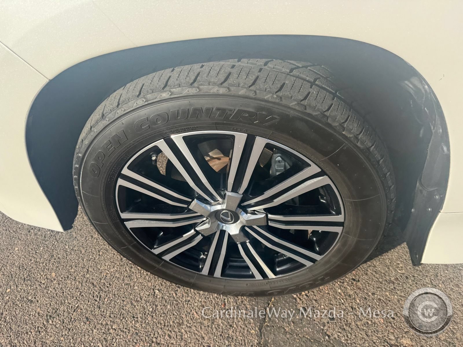 Used 2021 Lexus LX 570 4WD w/ Luxury Package image 10