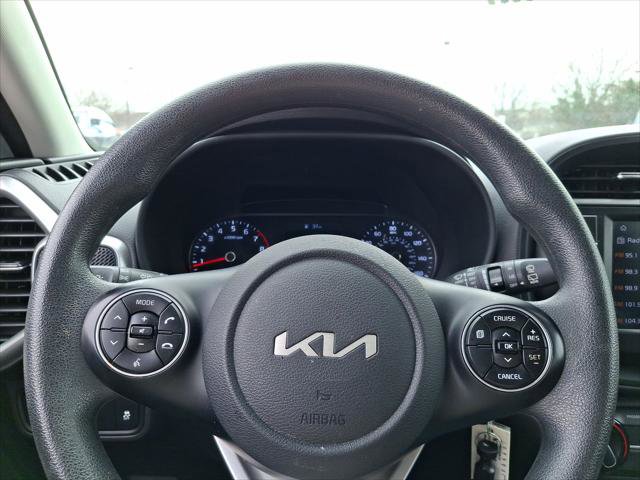 Used 2022 Kia Soul LX image 16