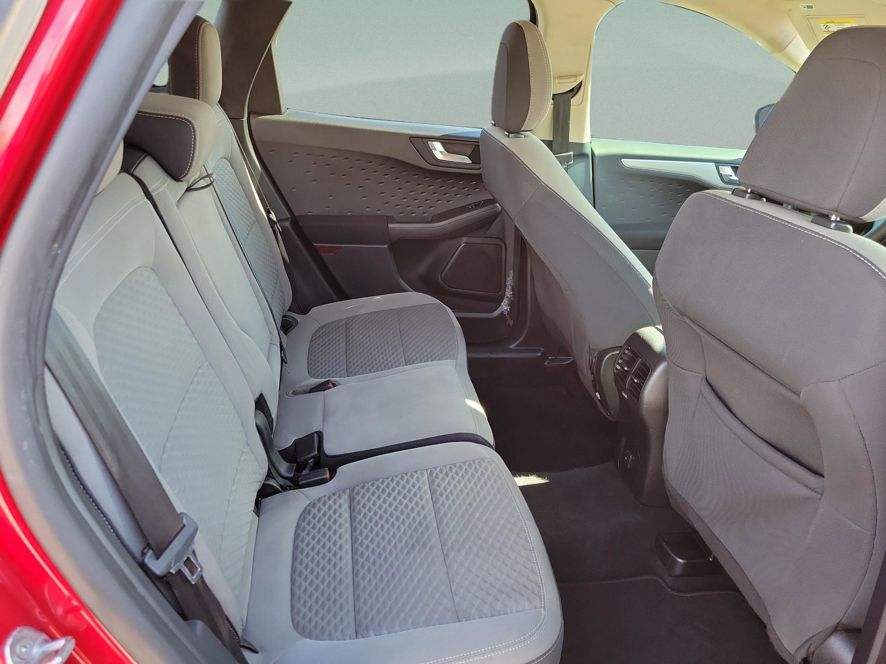 Used 2020 Ford Escape SE image 24