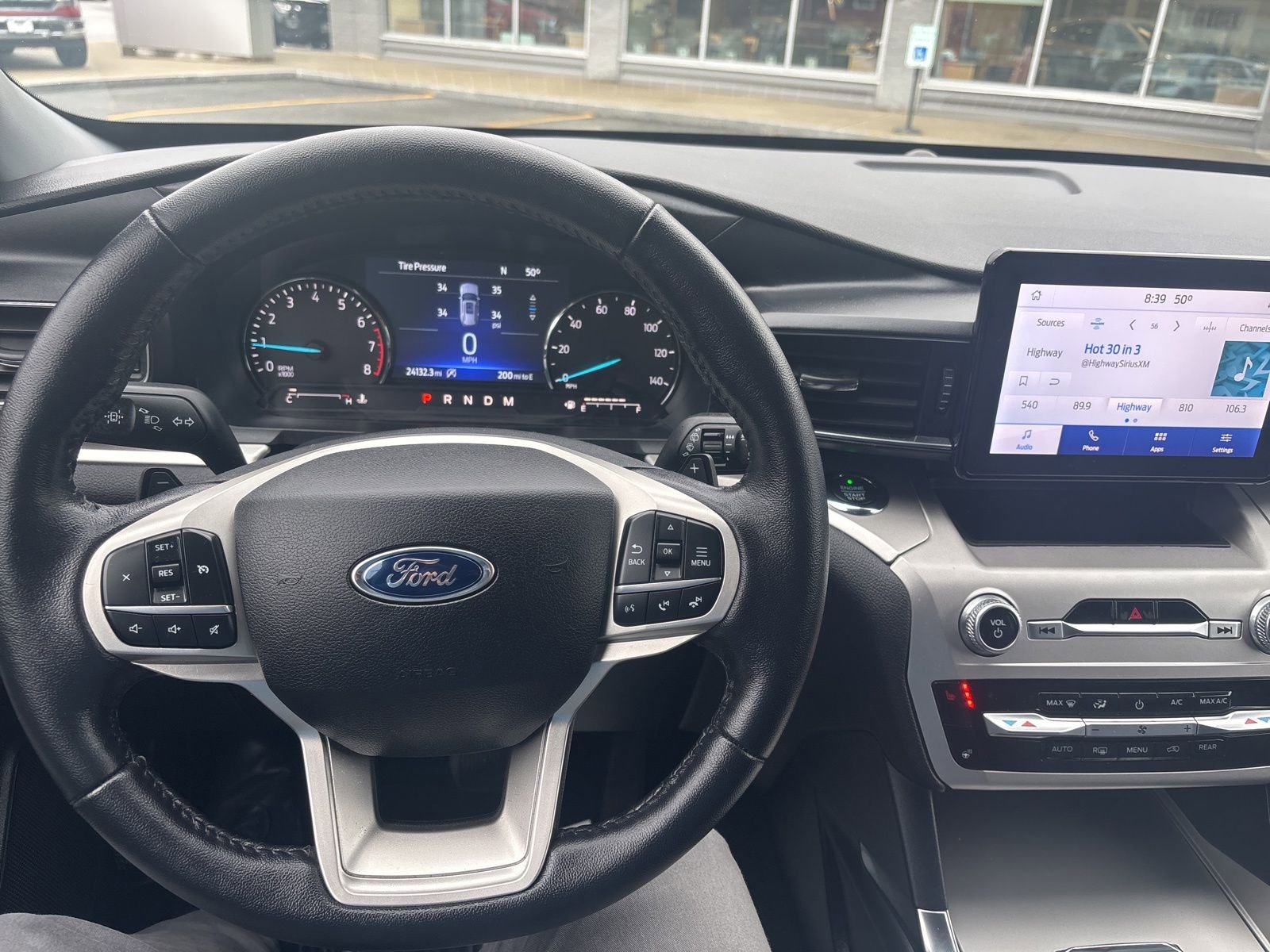 Used 2021 Ford Explorer XLT w/ Equipment Group 202A image 11