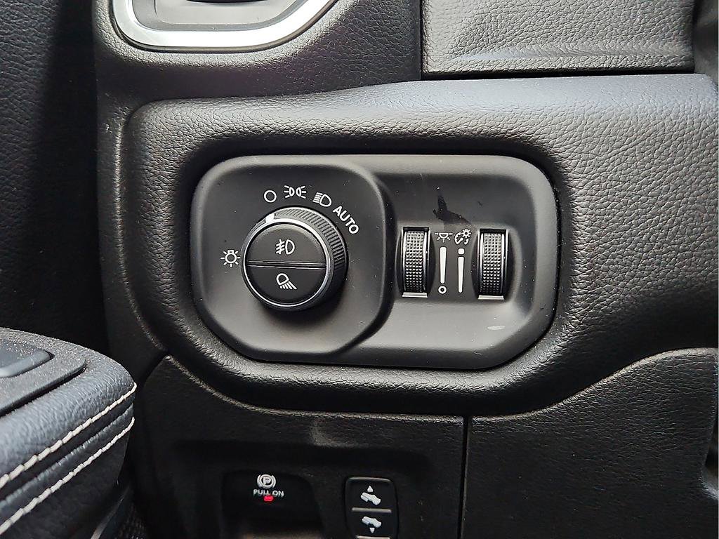 Used 2025 RAM 1500 Laramie image 15