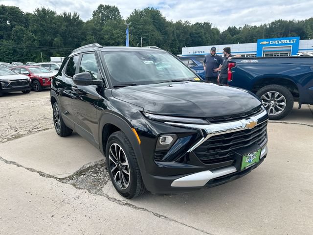 Used 2025 Chevrolet TrailBlazer LT AWD/4WD image 12