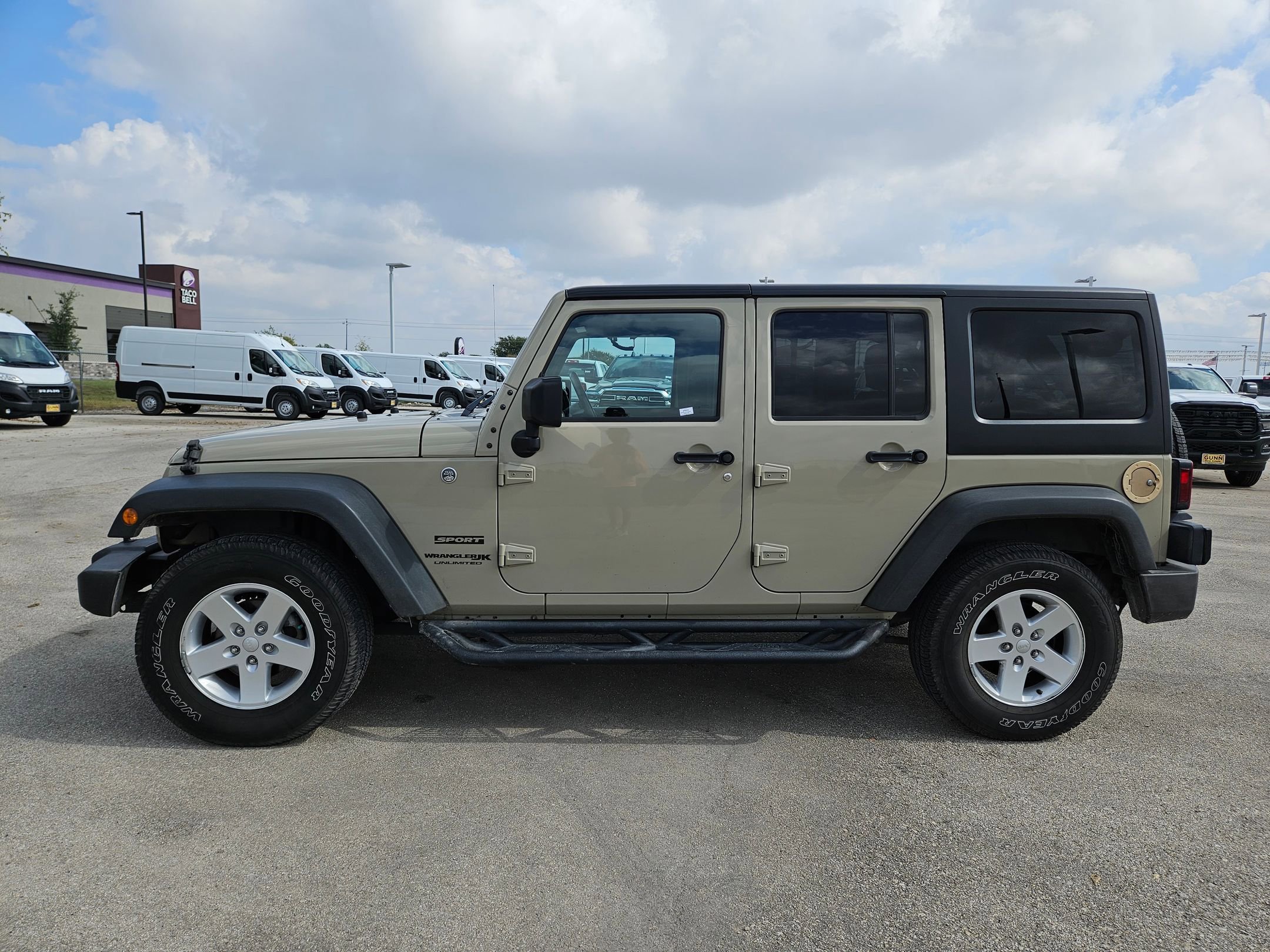 Used 2018 Jeep Wrangler Unlimited Sport S image 6