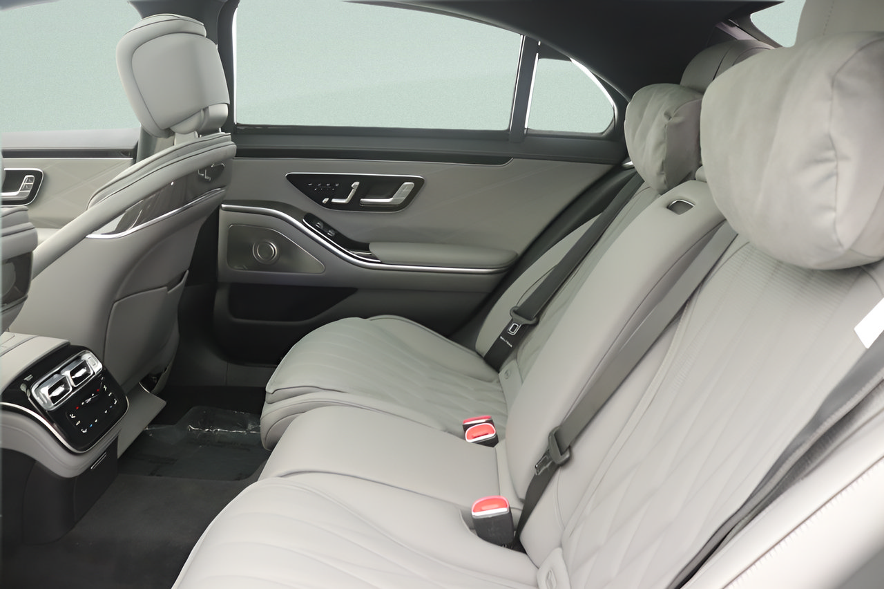 Used 2025 Mercedes-Benz S 63 AMG S image 31
