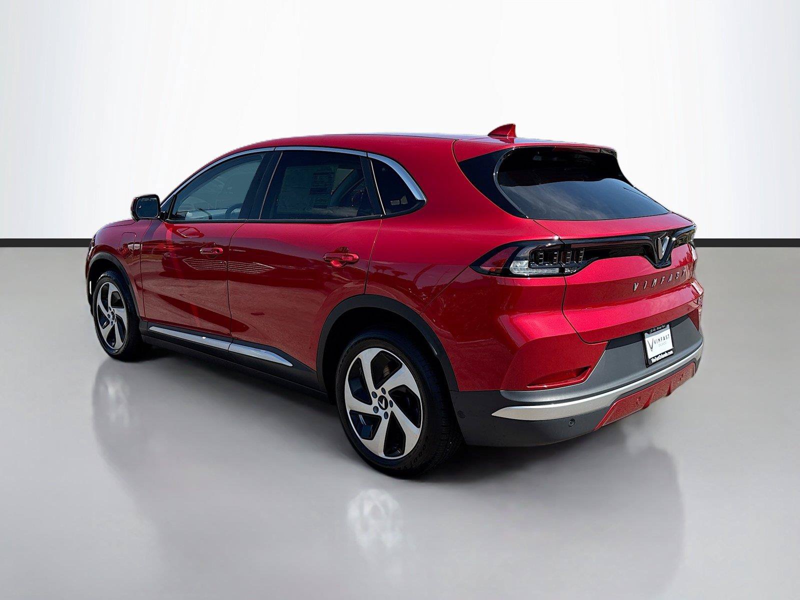 New 2025 VinFast VF 8 Eco AWD/4WD image 5