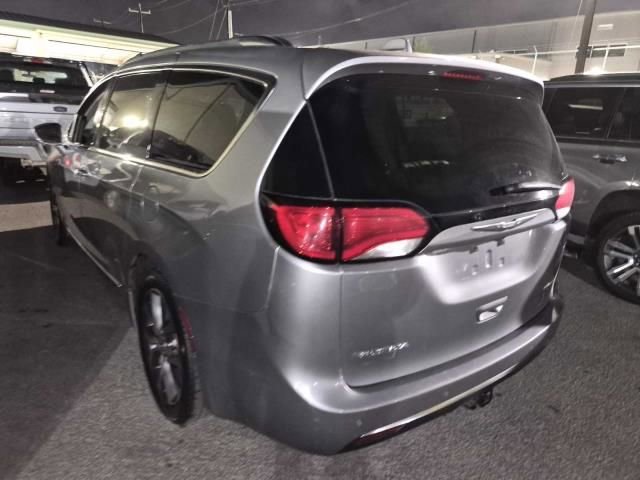 Used 2017 Chrysler Pacifica Limited w/ UConnect Theater Package image 4