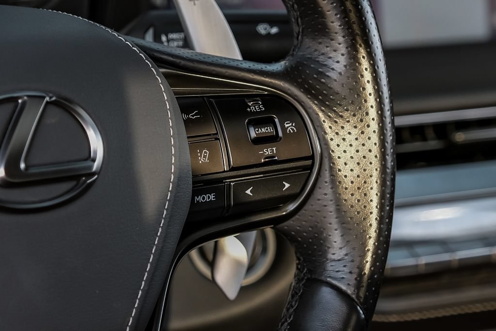 Used 2018 Lexus LC 500 Coupe w/ Touring Package RWD image 15