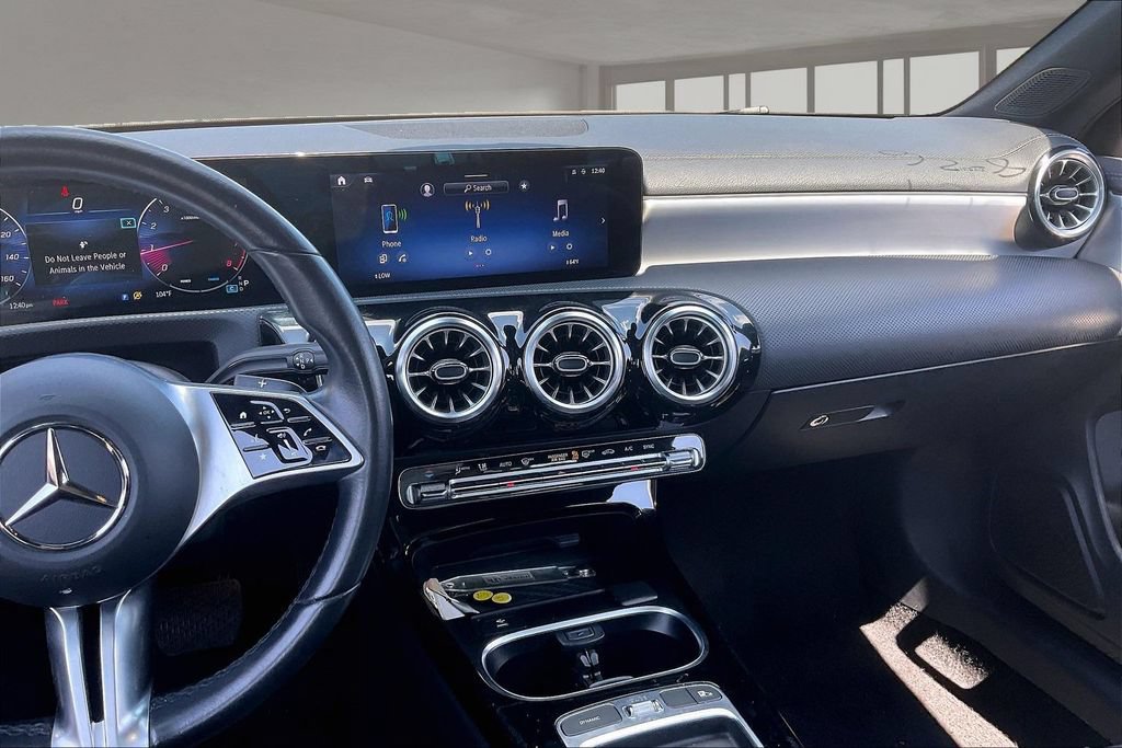 Used 2025 Mercedes-Benz CLA 250 4MATIC image 9