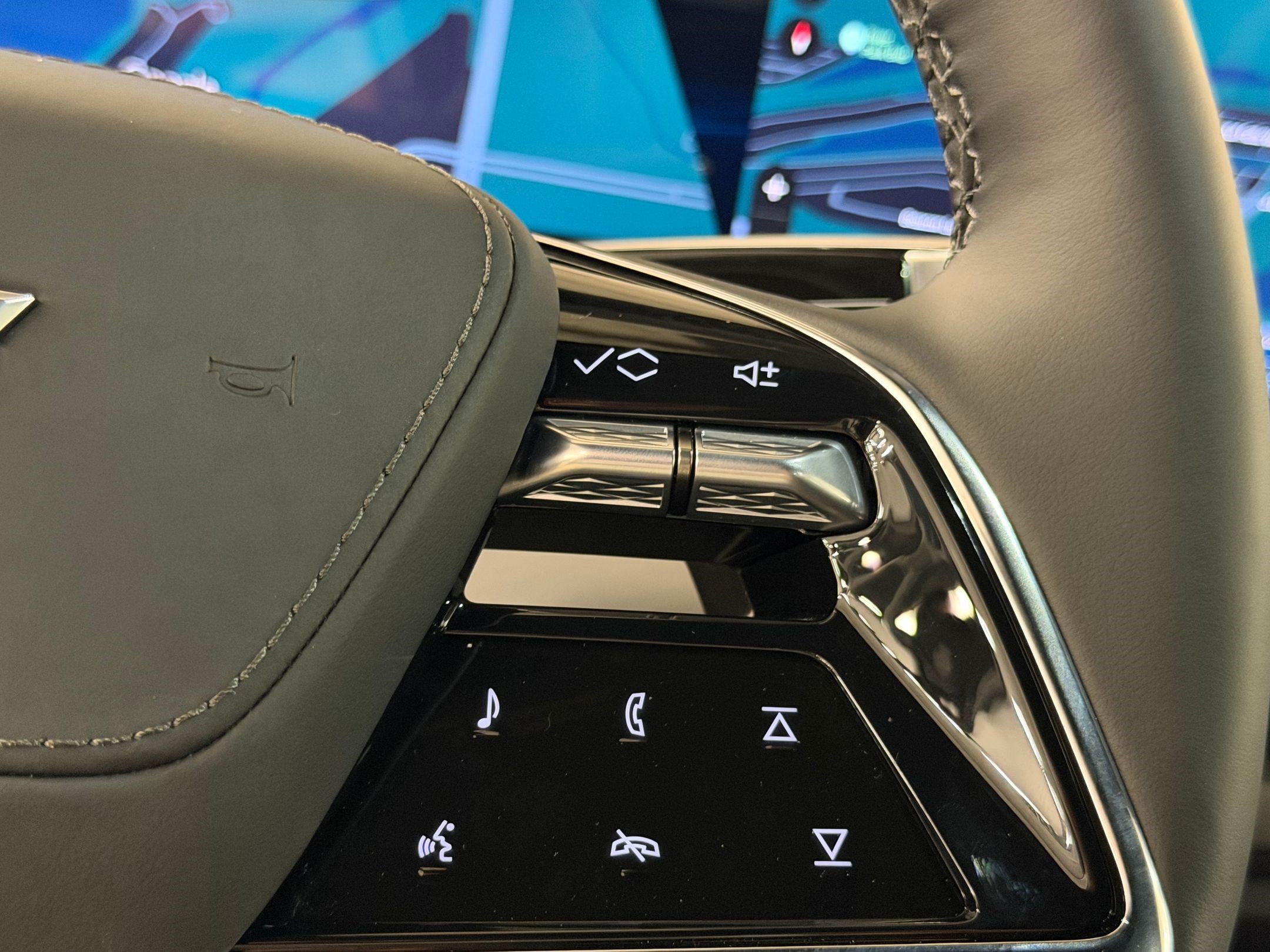 New 2027 Cadillac Vistiq Luxury AWD/4WD image 33