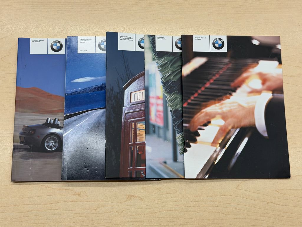 Used 2004 BMW Z4 2.5i RWD image 37