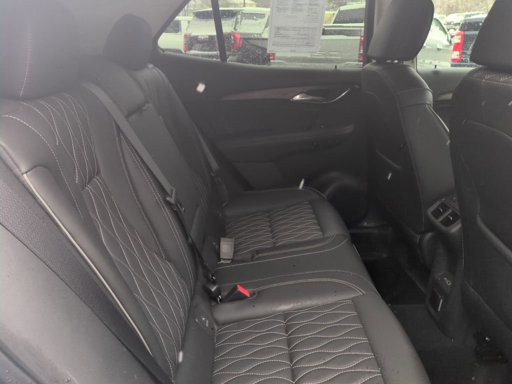 Used 2022 Buick Envision Avenir w/ Safety Package image 24