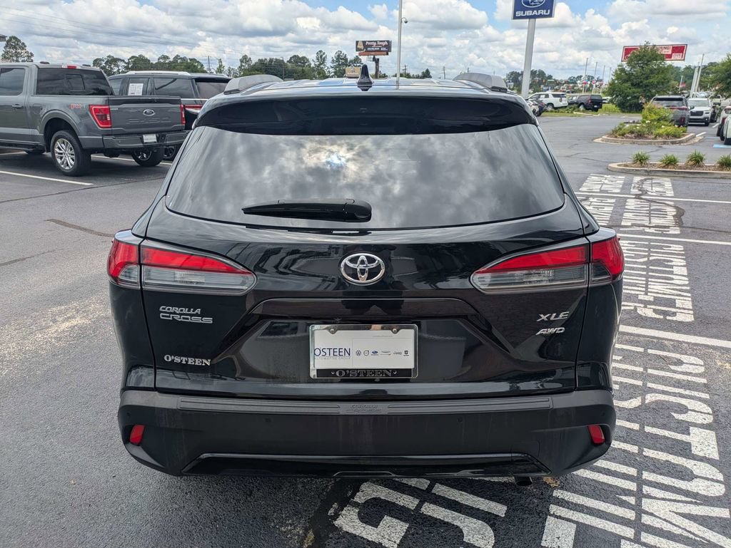 Used 2023 Toyota Corolla Cross XLE w/ Convenience Package AWD/4WD image 6