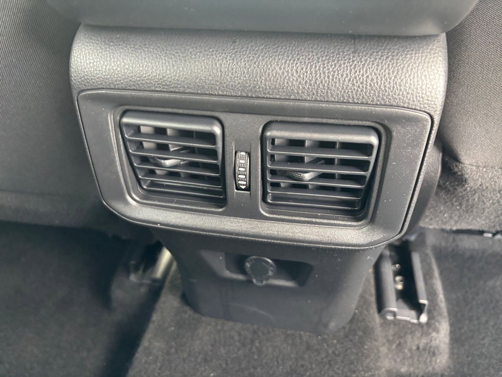 Used 2025 Toyota RAV4 LE image 22