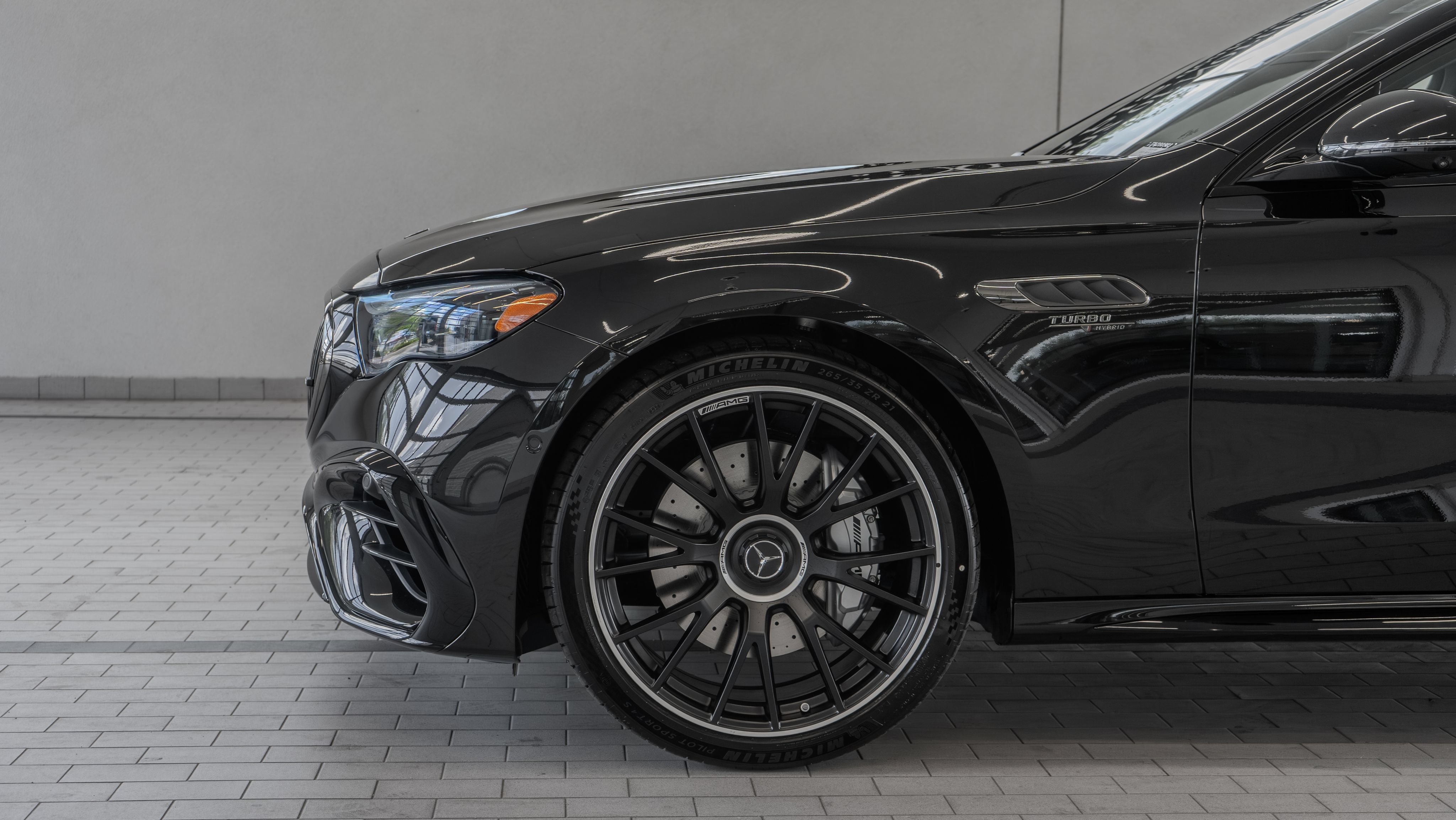 New 2026 Mercedes-Benz E 53 AMG e 4MATIC Sedan image 4