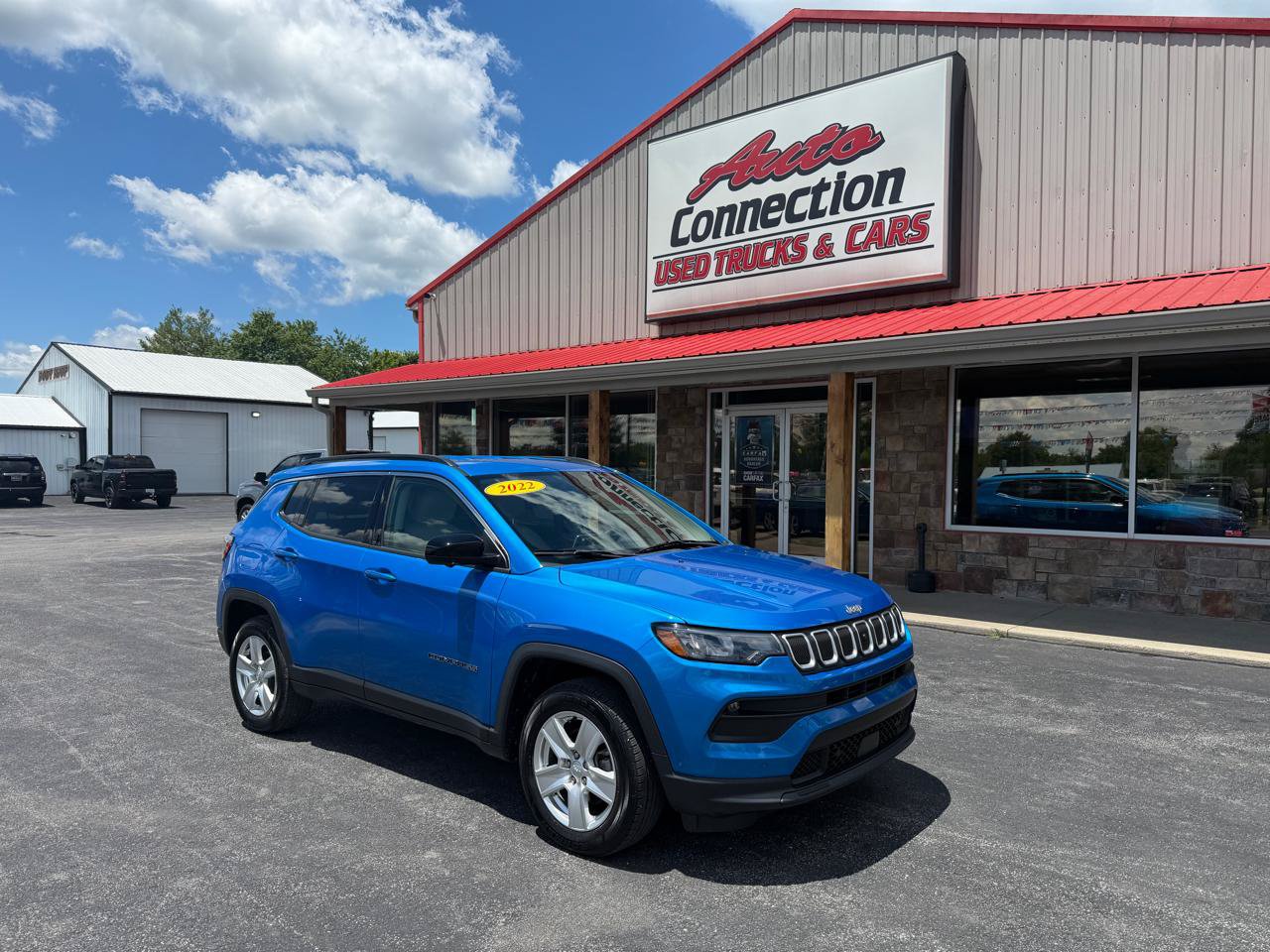 Used 2022 Jeep Compass Latitude w/ Convenience Group AWD/4WD image 2