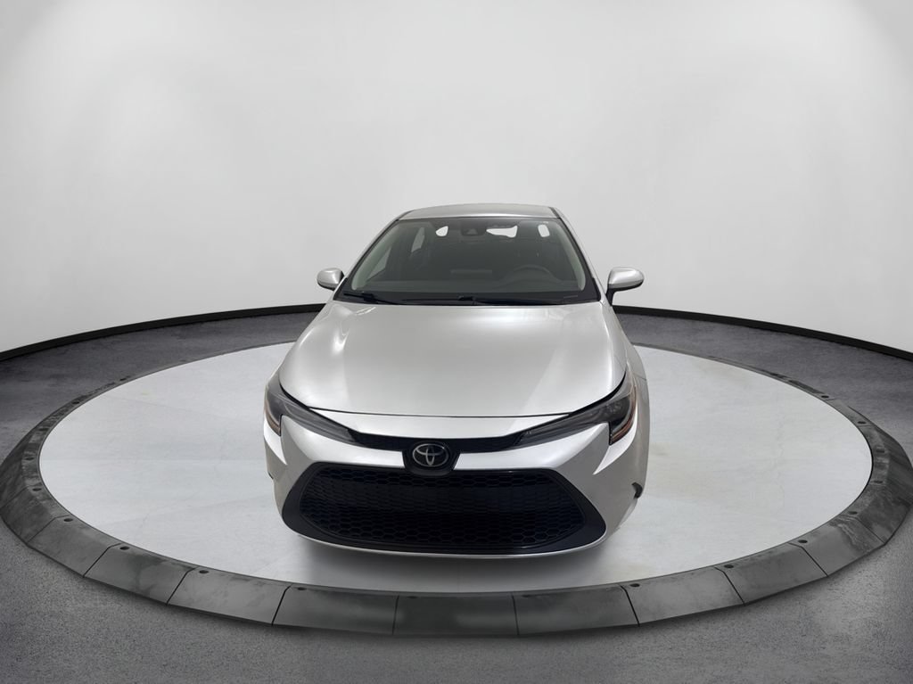 Used 2022 Toyota Corolla LE FWD image 2