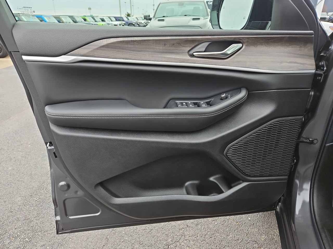 New 2026 Jeep Grand Cherokee Altitude AWD/4WD image 18