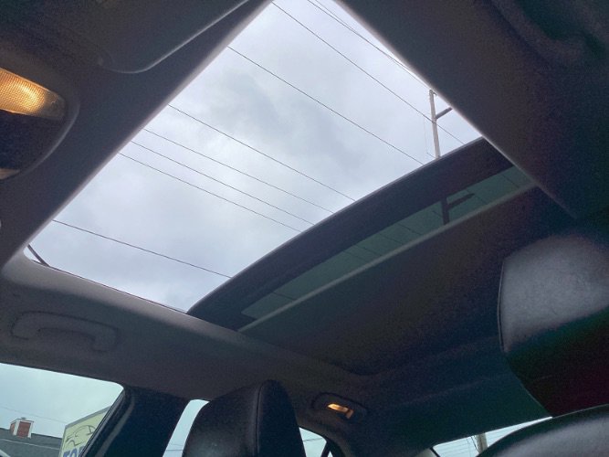 Used 2019 Chrysler 300 Limited image 8