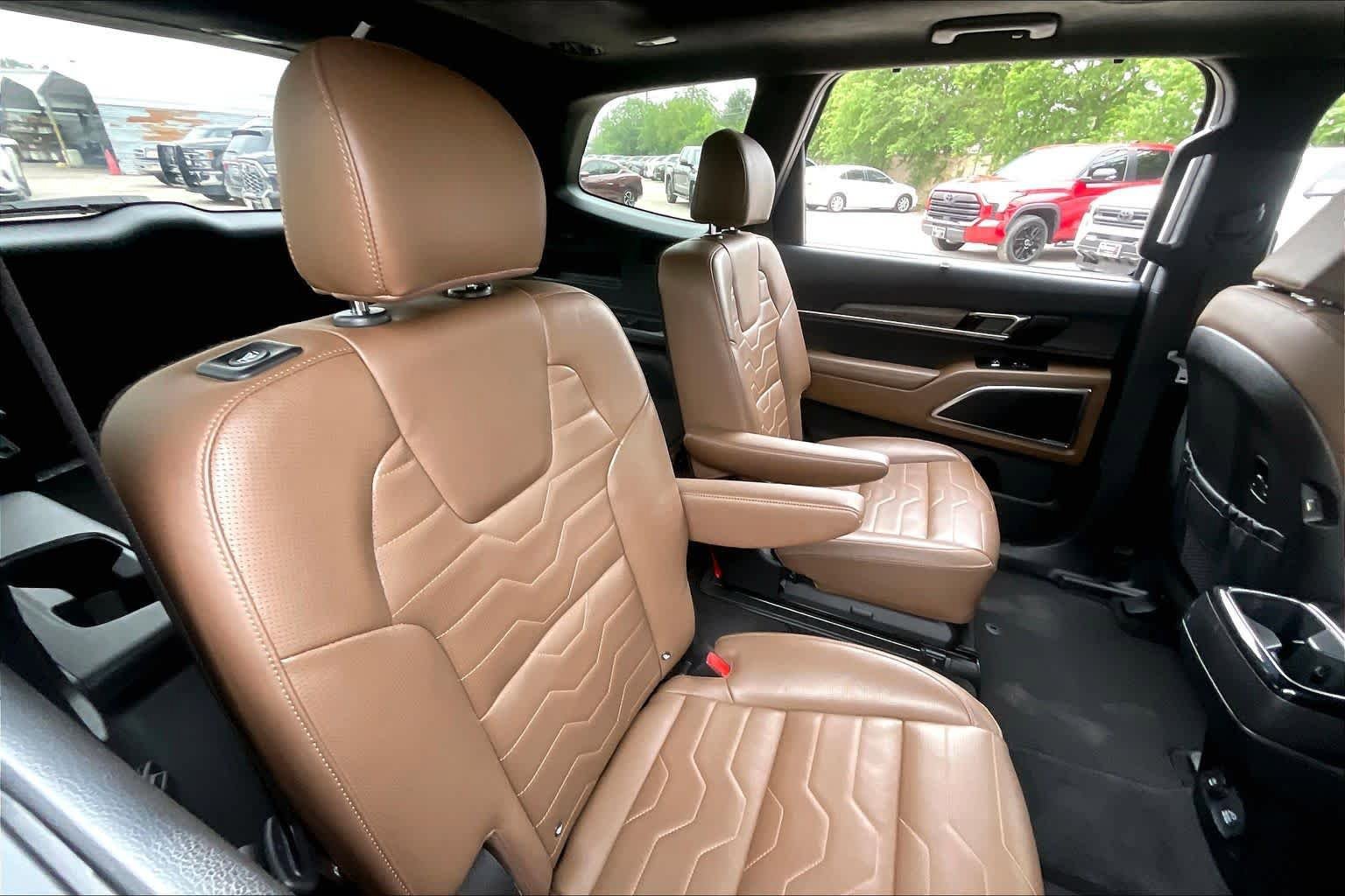 Used 2022 Kia Telluride SX w/ SX Prestige Package AWD/4WD image 20
