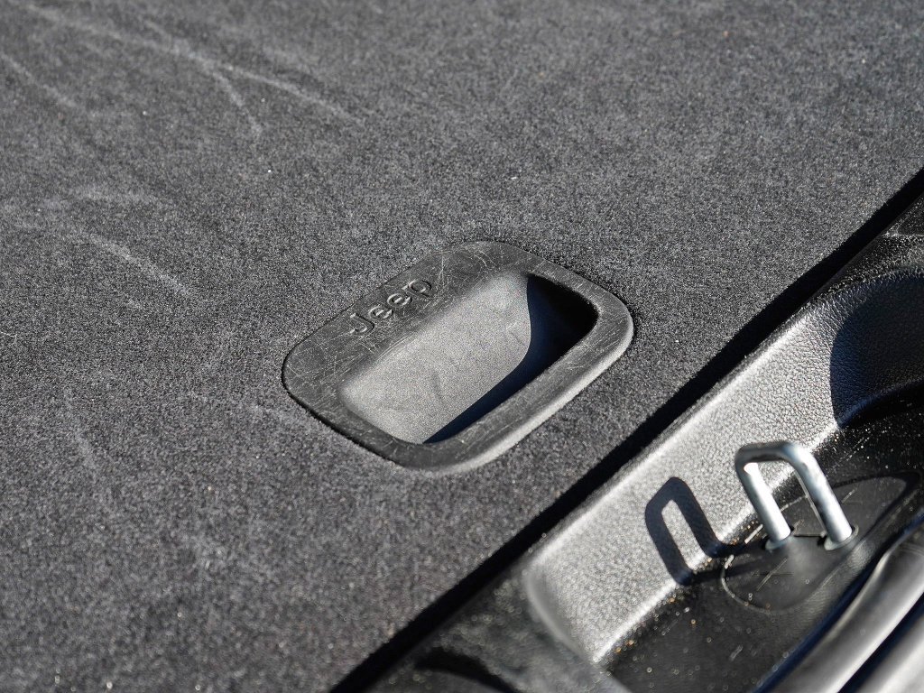 Used 2023 Jeep Cherokee Altitude Lux AWD/4WD image 21