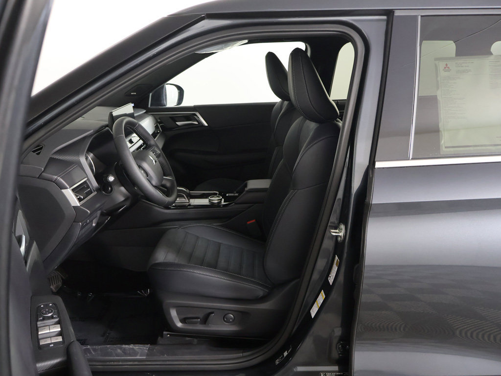 New 2026 Mitsubishi Outlander LE AWD/4WD image 27