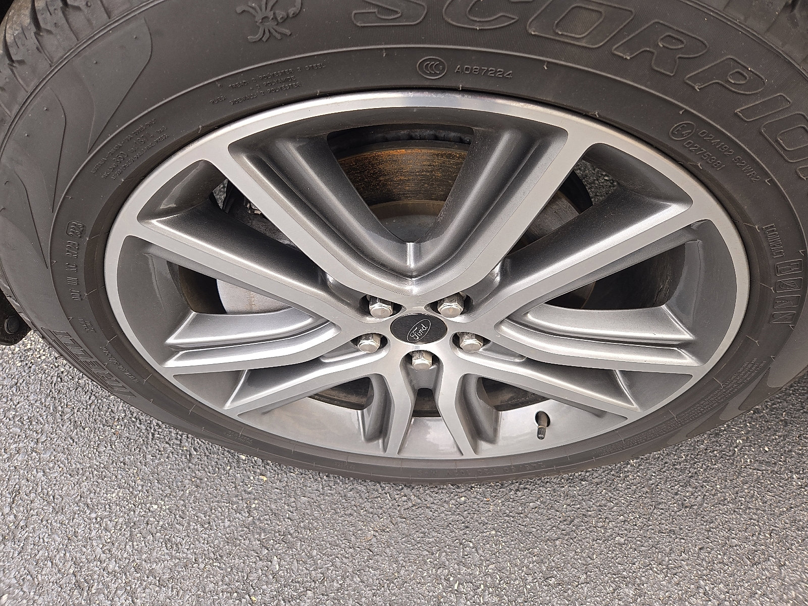 Certified 2024 Ford Edge Titanium w/ Equipment Group 301A image 9