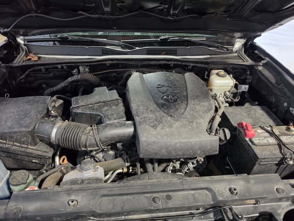 Used 2020 Toyota Tacoma TRD Off-Road AWD/4WD image 9