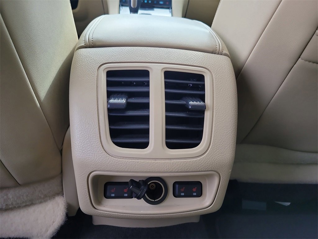 Used 2018 Ford Taurus Limited image 13