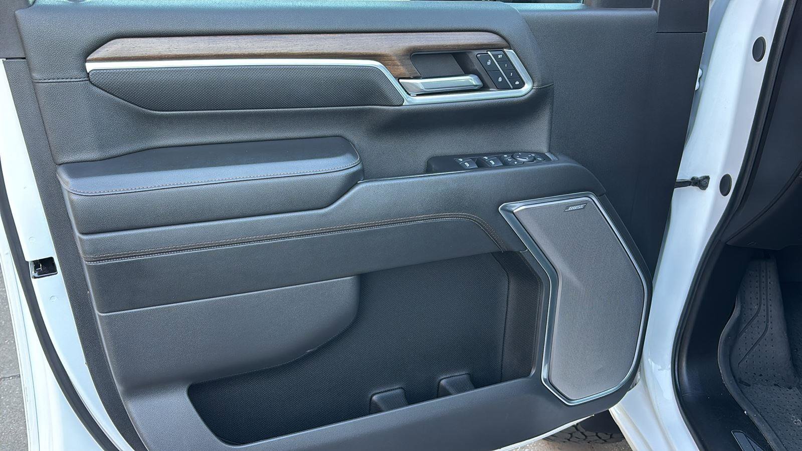 Used 2024 Chevrolet Silverado 2500 High Country w/ Technology Package image 15