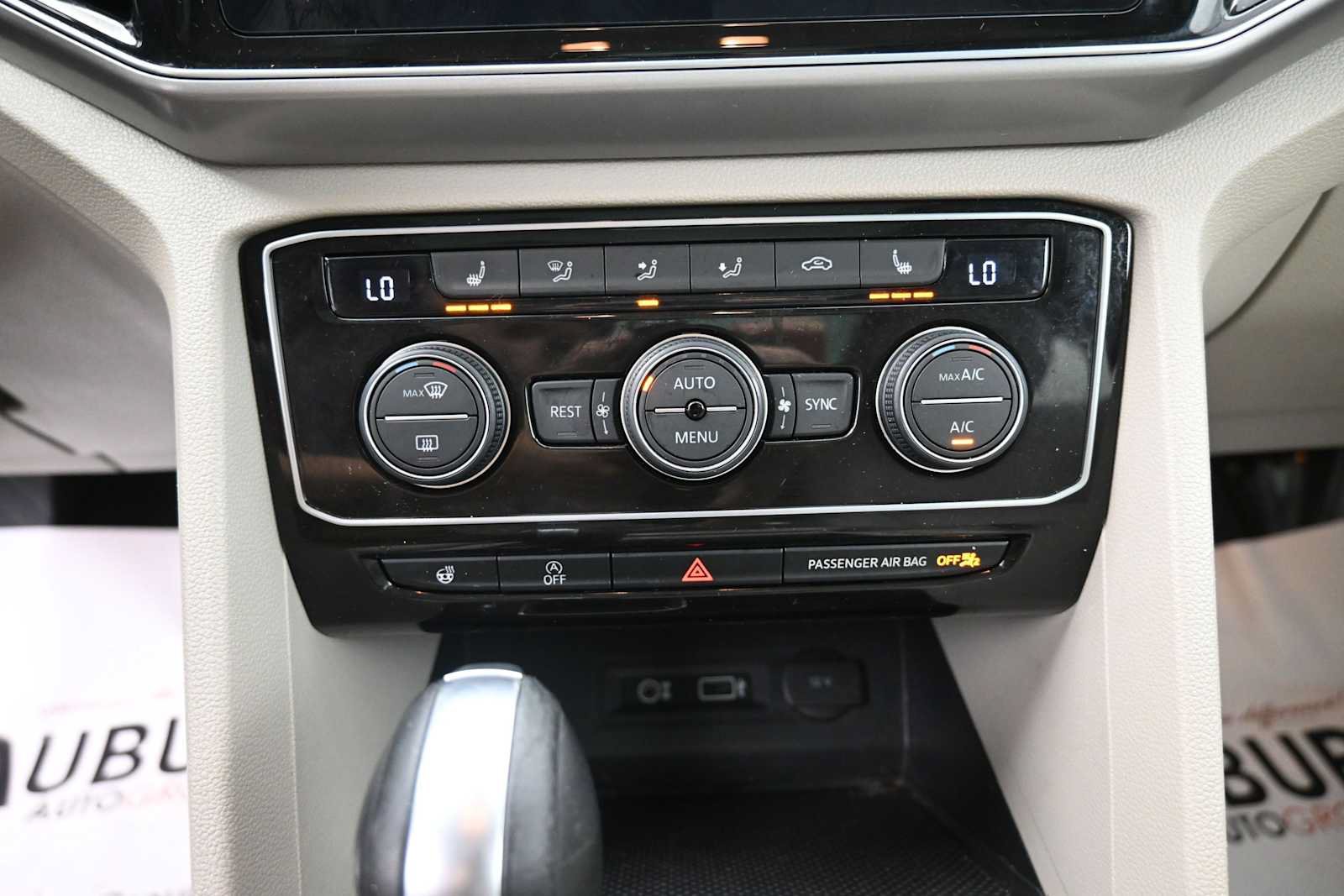 Used 2019 Volkswagen Atlas SEL R-Line AWD/4WD image 7