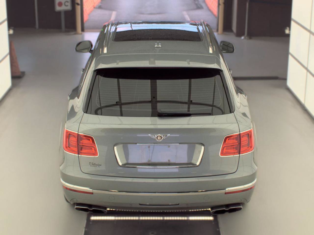 Used 2019 Bentley Bentayga AWD/4WD image 3