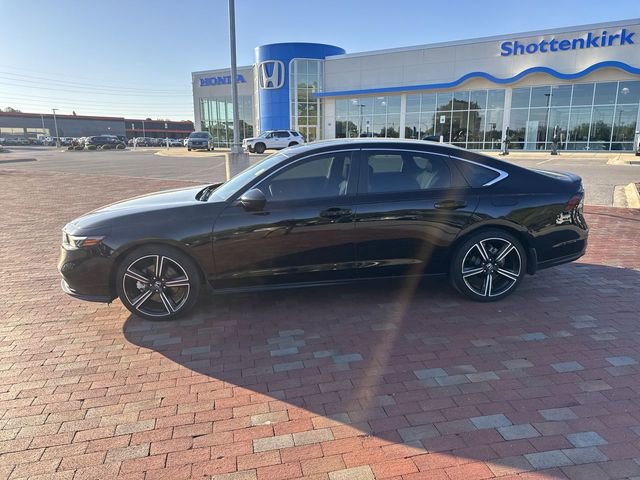Used 2023 Honda Accord Sport image 3