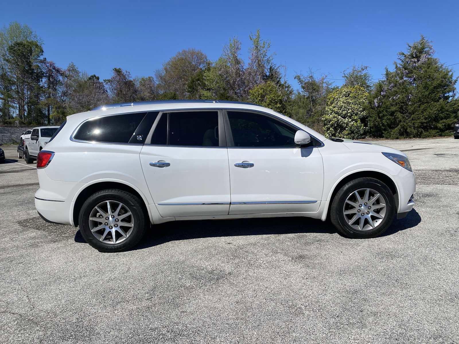 Used 2017 Buick Enclave Leather image 4