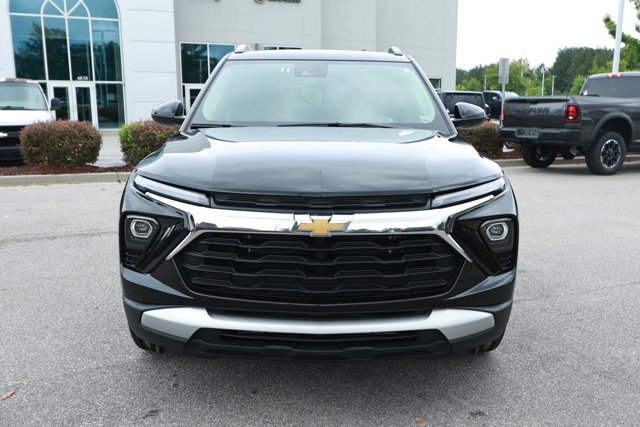Used 2024 Chevrolet TrailBlazer LT FWD image 2