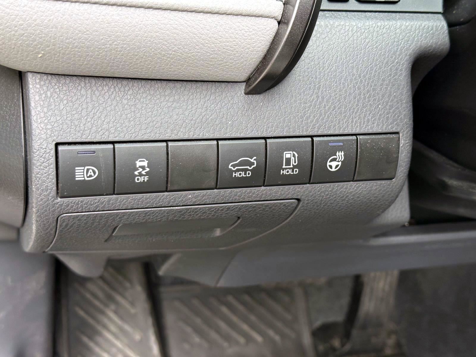 Used 2024 Toyota Camry SE w/ Cold Weather Package AWD/4WD image 15