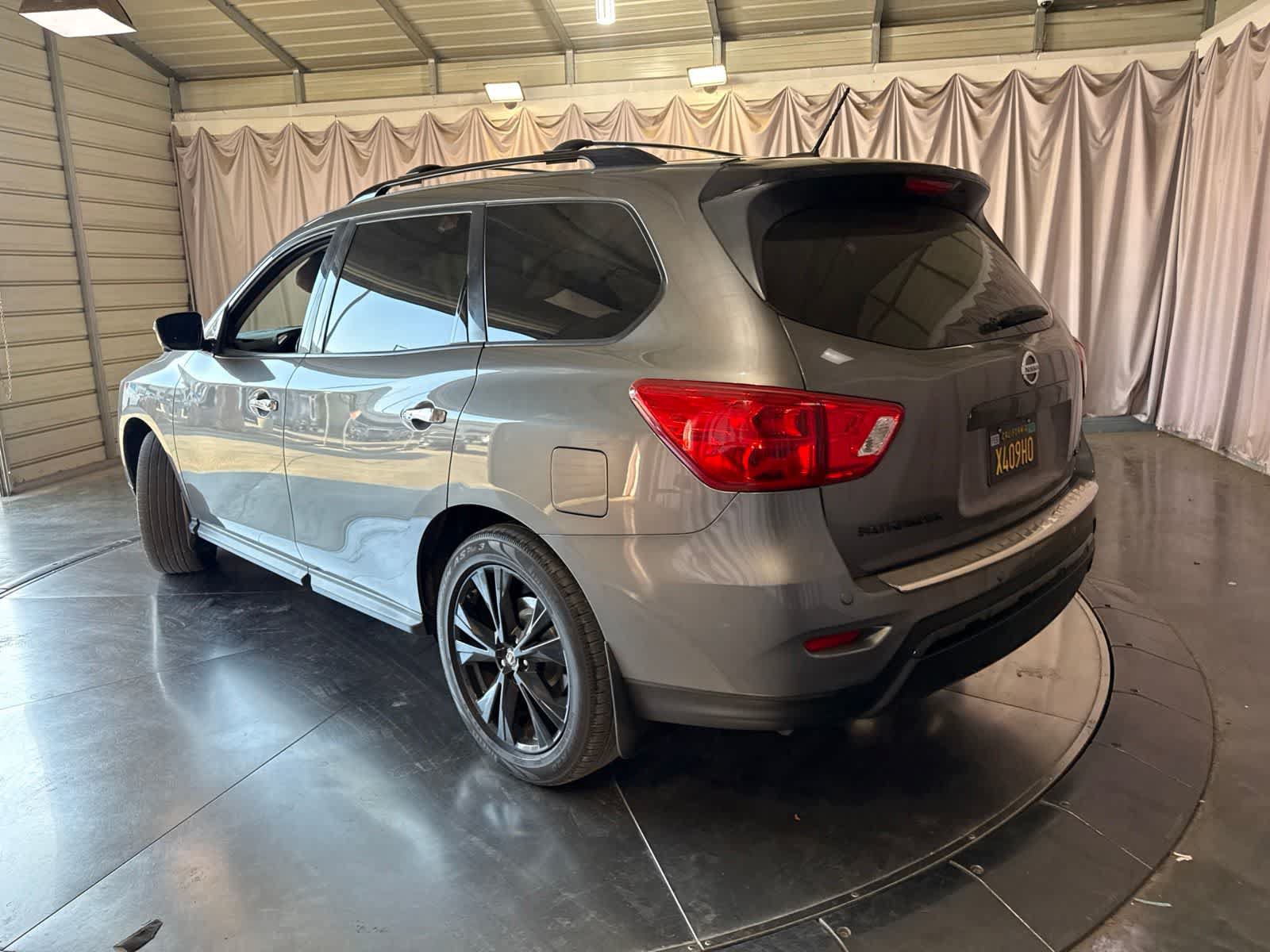 Used 2018 Nissan Pathfinder SL w/ Midnight Edition Package FWD image 7