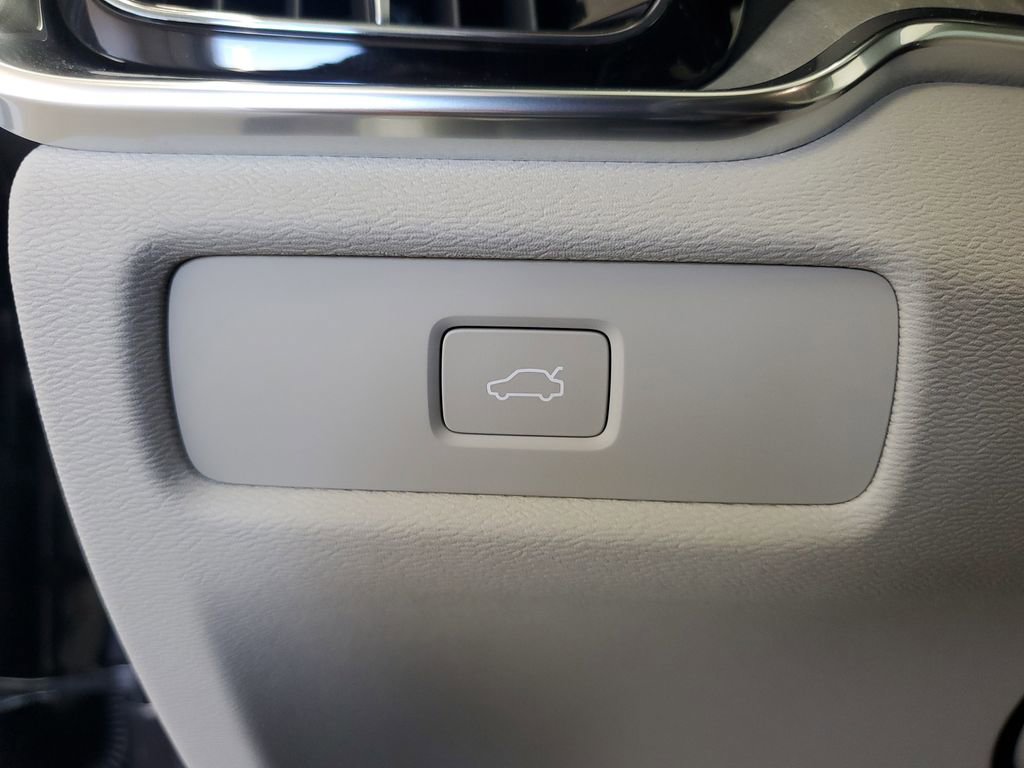New 2025 Volvo V60 B5 Cross Country Ultra w/ Protection Package Premier image 33