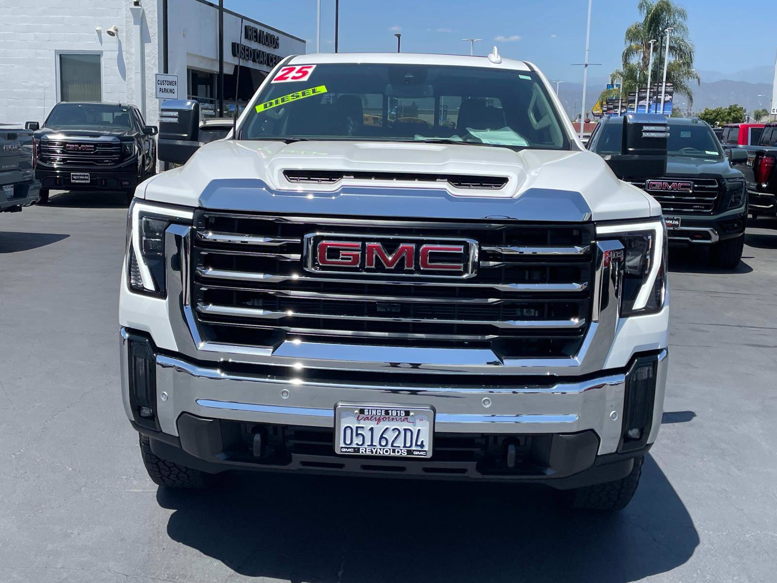 Used 2025 GMC Sierra 2500 SLT w/ SLT Premium Package image 2