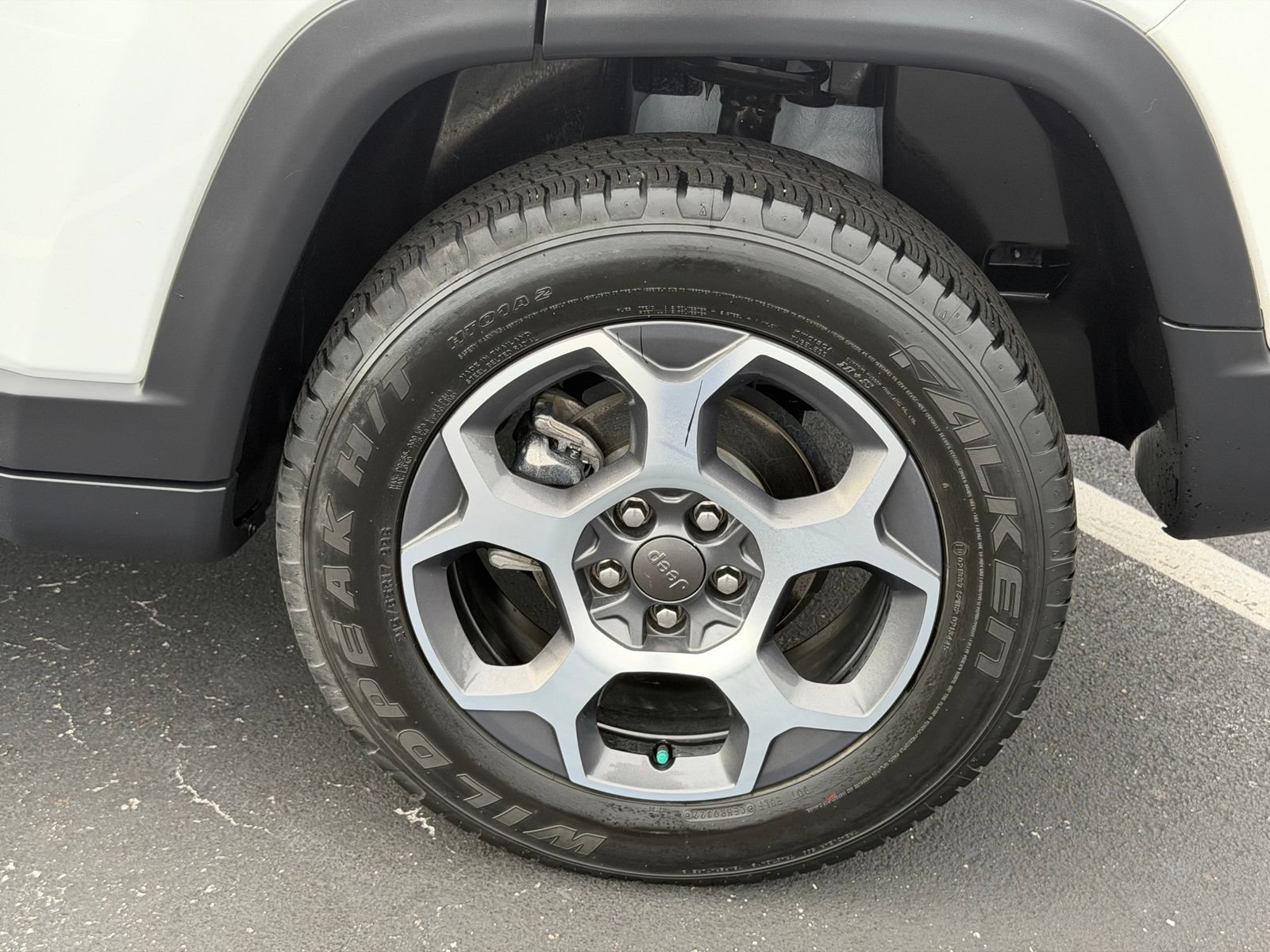 Used 2022 Jeep Compass Trailhawk w/ Trailhawk Convenience Group AWD/4WD image 30