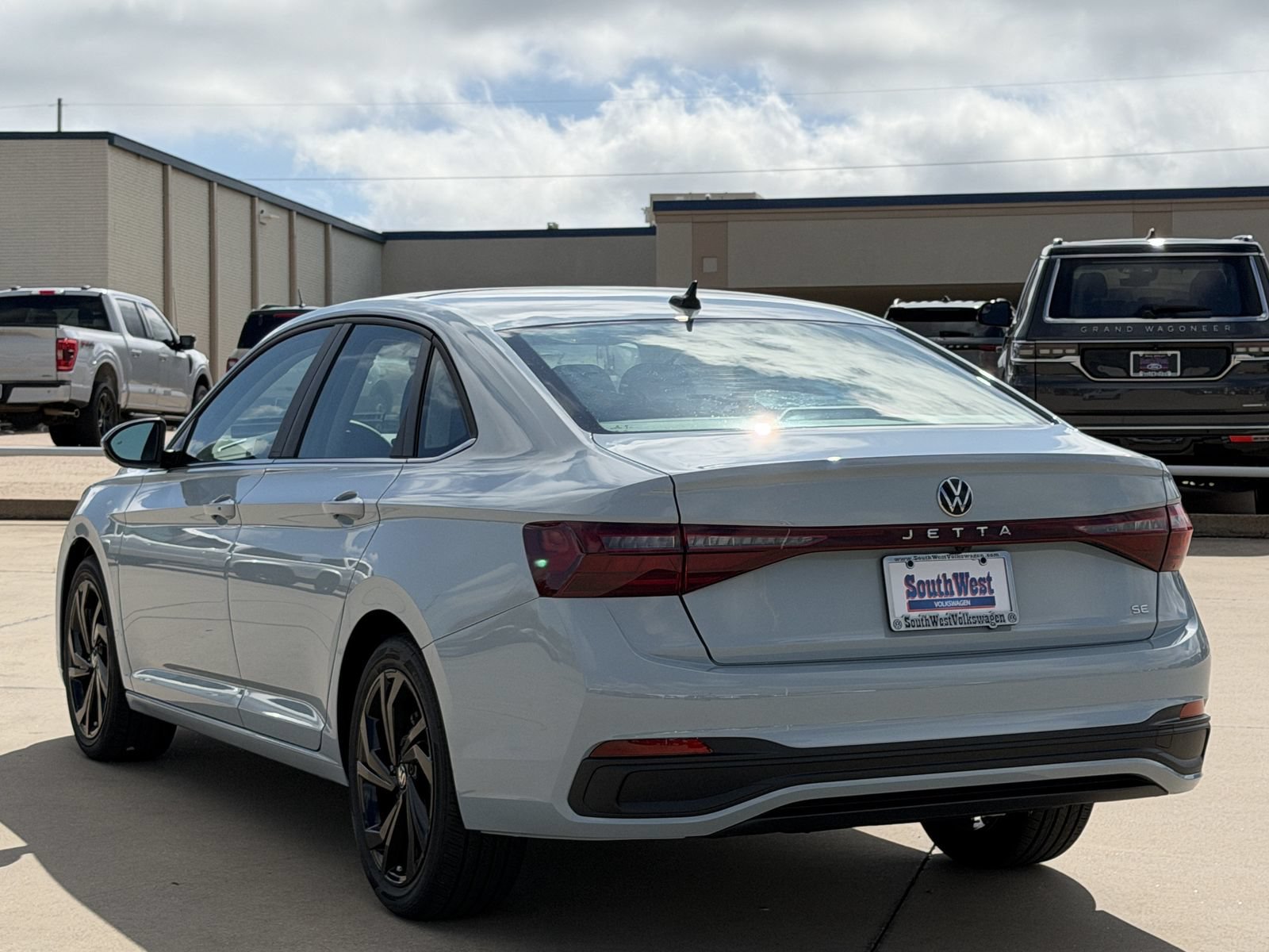 New 2026 Volkswagen Jetta SE FWD image 6