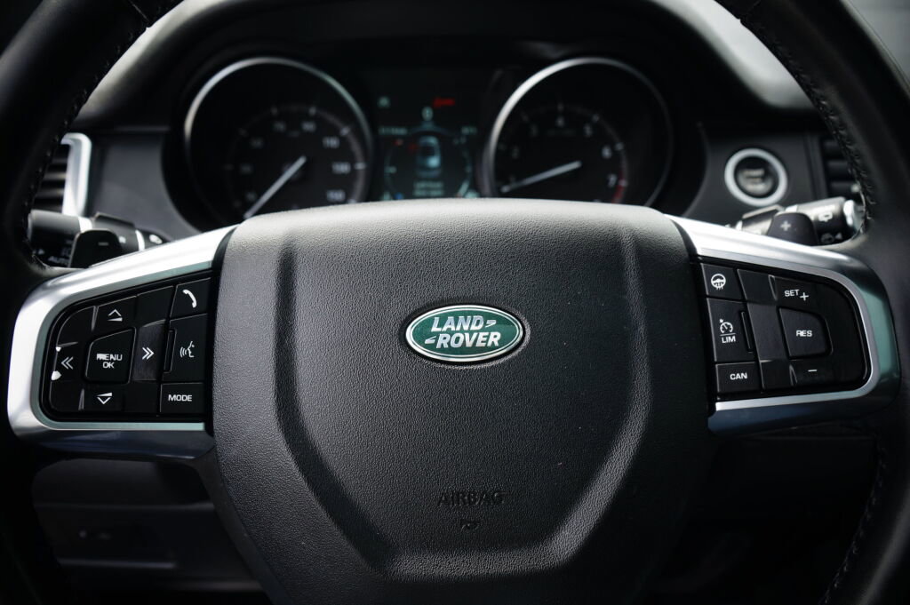 Used 2019 Land Rover Discovery Sport HSE AWD/4WD image 26