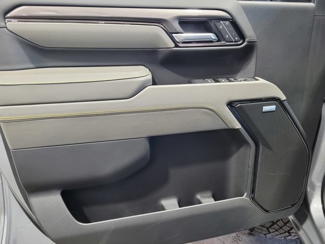 New 2026 Chevrolet Silverado 2500 ZR2 w/ LPO, Dark Essentials Package AWD/4WD image 14